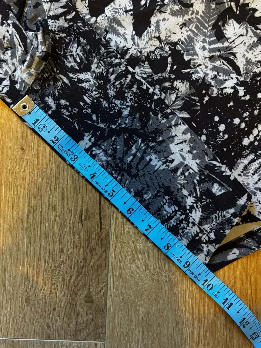 Lululemon Men's Board Shorts Size 36 Black Floral Print